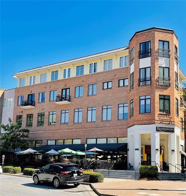 1323 Peachtree Vw NE, Atlanta, GA 30319 - view of building exterior