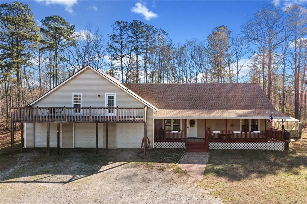 998 Sisley Trl, White, GA 30184 - view of front of house featuring a porch and driveway