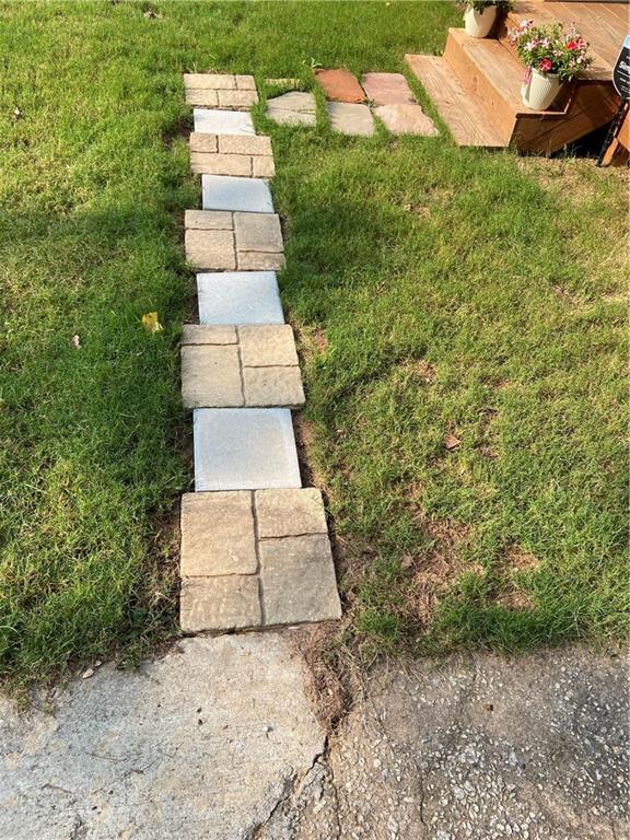2319 Beecher Rd SW, Atlanta, GA 30311 - view of grassy yard