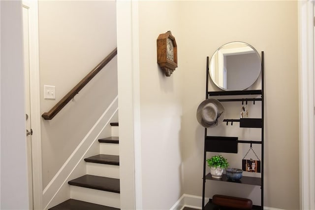 3719 Cresswind Pkwy SW, Gainesville, GA 30504 - stairway with baseboards