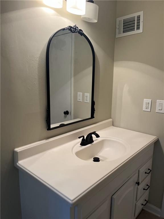 4701 Flat Shoals Rd Unit 41-F, Union City, GA 30291 - bathroom featuring vanity