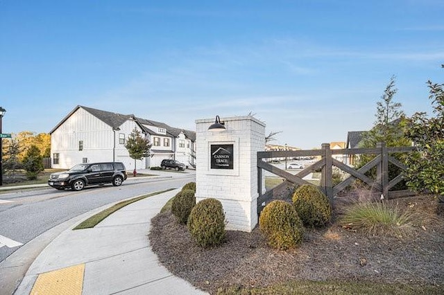 view of community / neighborhood sign