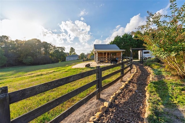 view of yard featuring a rural view