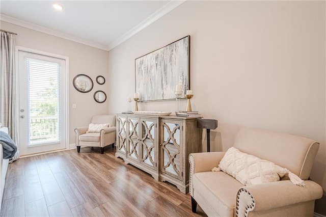 5005 Shay Town Ln, Peachtree Corners, GA 30092 - living area featuring baseboards, ornamental molding, recessed lighting, and wood finished floors
