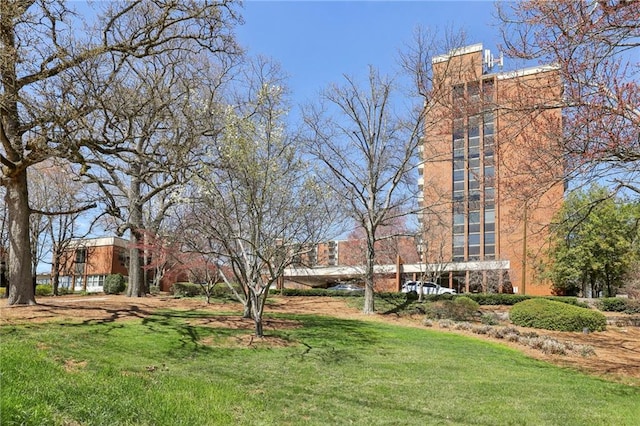 300 Johnson Ferry Rd NE Unit A811, Atlanta, GA 30328 - view of community with a yard