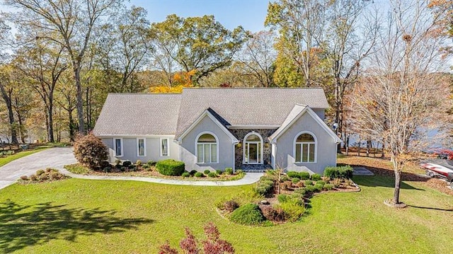 view of front of house with a front lawn