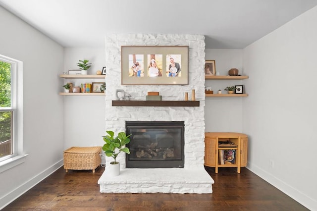 178 Crestbrook Way, Dallas, GA 30157 - living area featuring wood finished floors, a fireplace, and baseboards