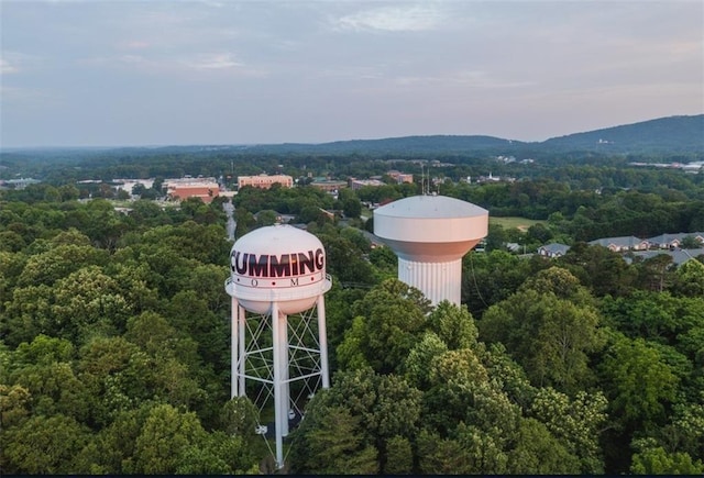 bird's eye view featuring a mountain view