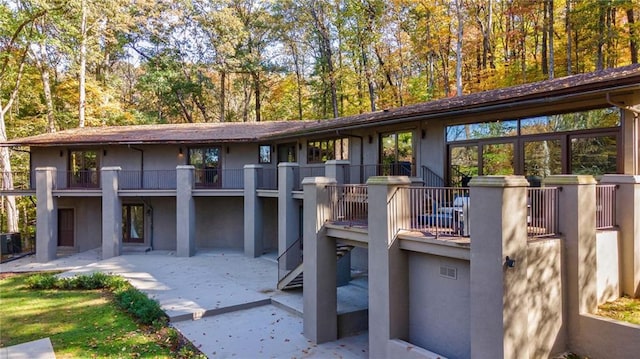 exterior space featuring a balcony