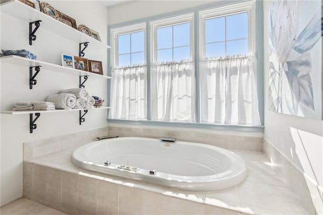 5807 Peacock Ln, Hoschton, GA 30548 - full bathroom featuring a bath