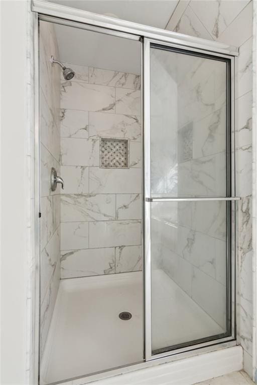 5807 Peacock Ln, Hoschton, GA 30548 - bathroom featuring a stall shower