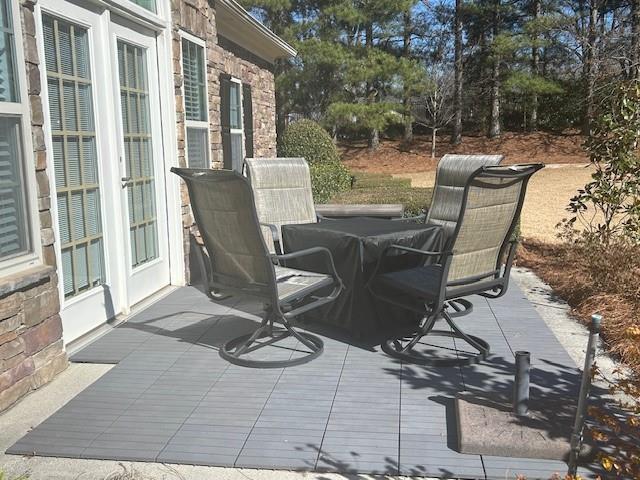 3311 Lindenridge Dr, Buford, GA 30519 - view of patio / terrace