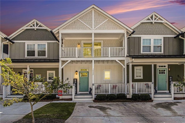 view of front of home featuring a porch