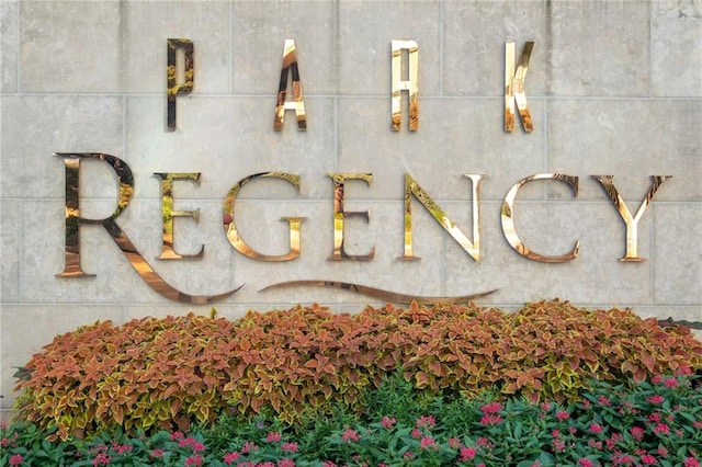 view of community / neighborhood sign
