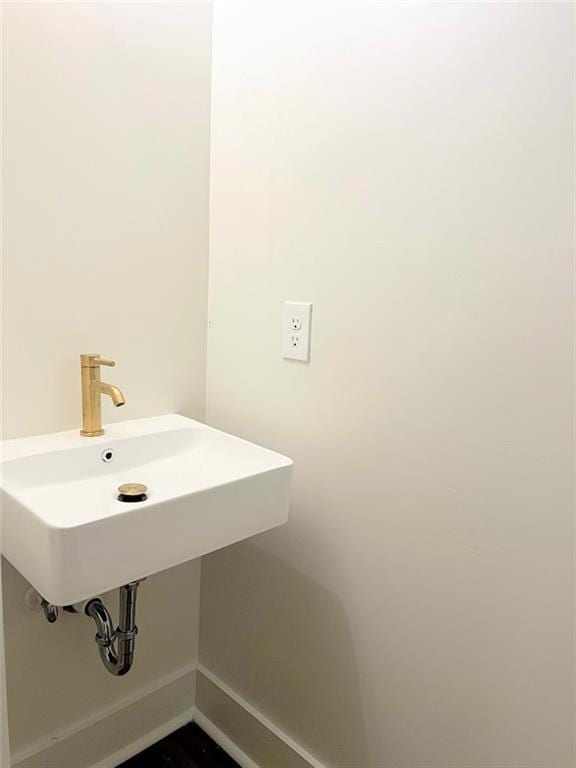 bathroom with sink