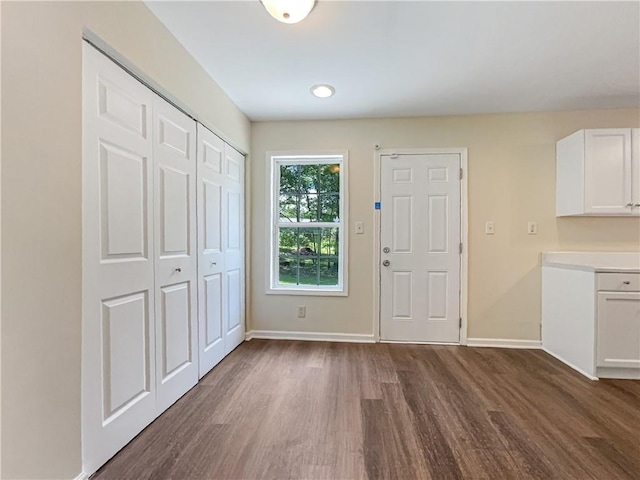 89 Elsberry Rd, Dallas, GA 30157 - entryway featuring dark wood-style floors and baseboards