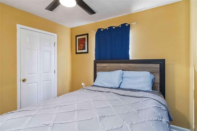 bedroom with a ceiling fan