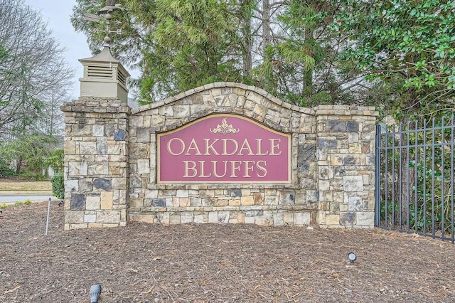 view of community / neighborhood sign