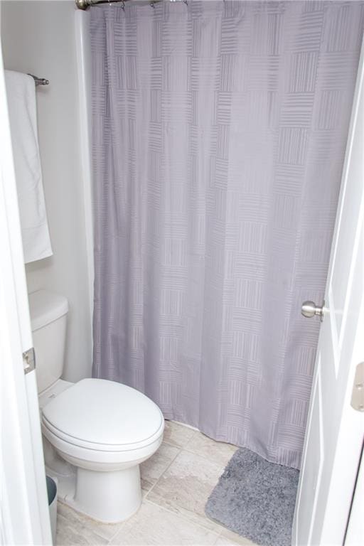 2159 Holland Creek Ln, Buford, GA 30519 - full bathroom featuring a shower with shower curtain