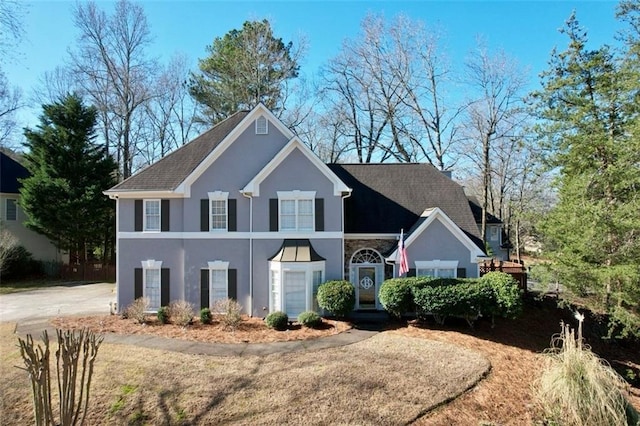 view of front facade featuring stucco siding