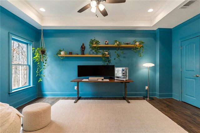 2660 Burnt Hickory Dr, Cumming, GA 30028 - living area featuring a tray ceiling, wood finished floors, ornamental molding, baseboards, and recessed lighting