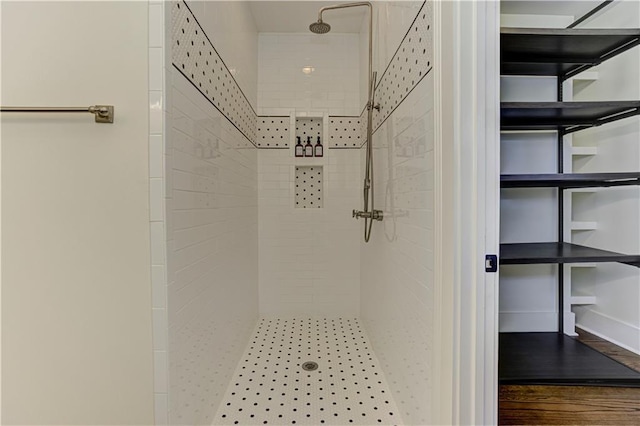 2972 Lookout Pl NE, Atlanta, GA 30305 - bathroom with tiled shower