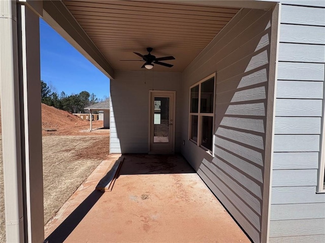 635 Forest Way, Cornelia, GA 30531 - view of patio / terrace with a ceiling fan