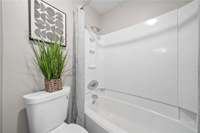 705 Beaufort Cir, Duluth, GA 30096 - full bathroom with shower / tub combo with curtain and toilet