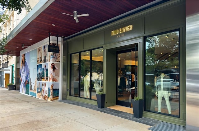 2660 Peachtree Rd NW Unit 23A, Atlanta, GA 30305 - property entrance featuring a ceiling fan