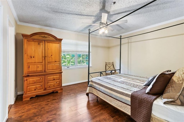 bedroom featuring a textured ceiling, crown molding, dark wood-style flooring, baseboards, and a ceiling fan