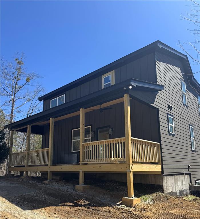 view of front of home with a porch