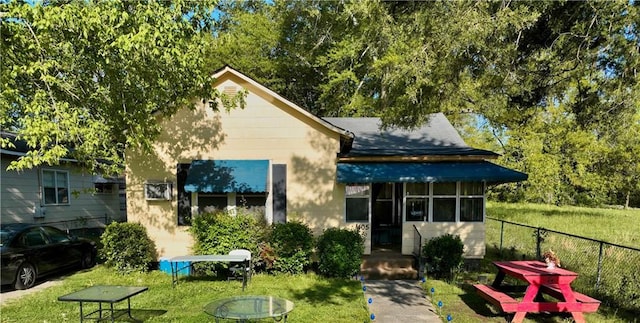405 Pennington Ave SW, Rome, GA 30161 - back of property featuring fence and a lawn