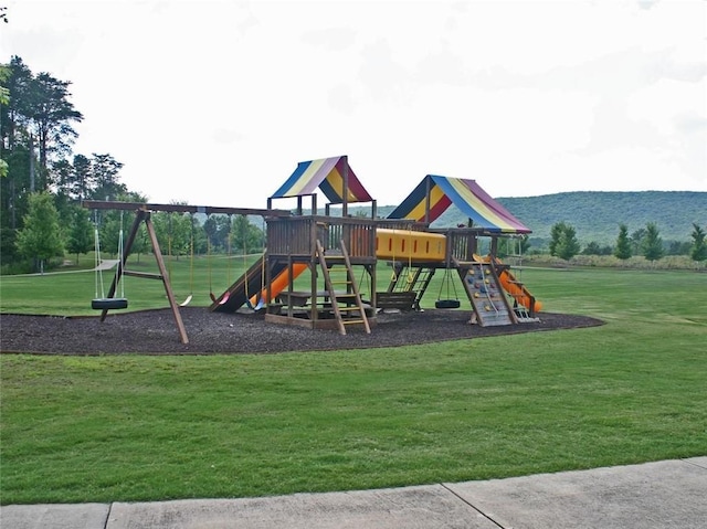 community play area with a yard