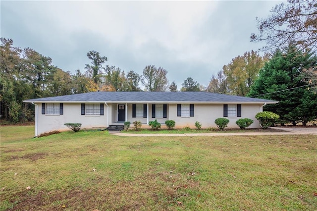 ranch-style house with a front yard