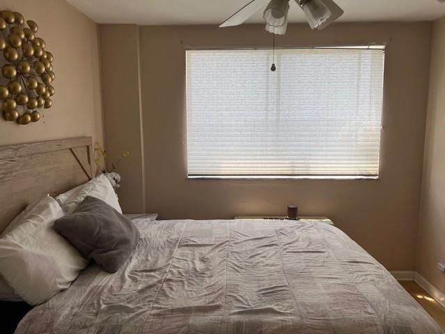 bedroom with ceiling fan