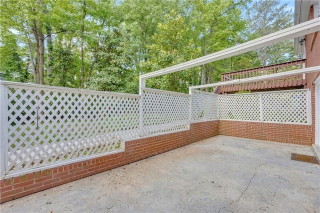 4331 E Kings Point Cir, Dunwoody, GA 30338 - view of patio / terrace