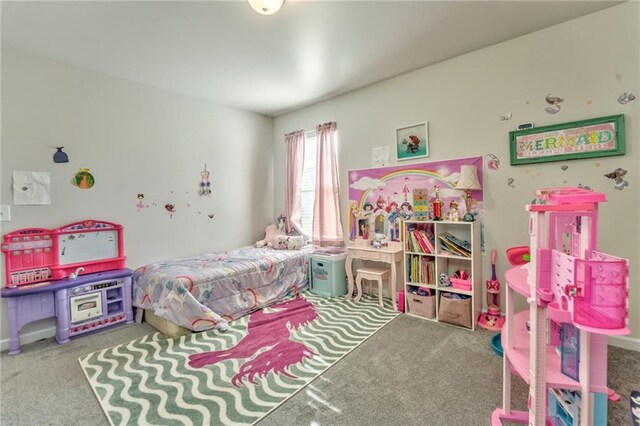 bedroom featuring carpet floors