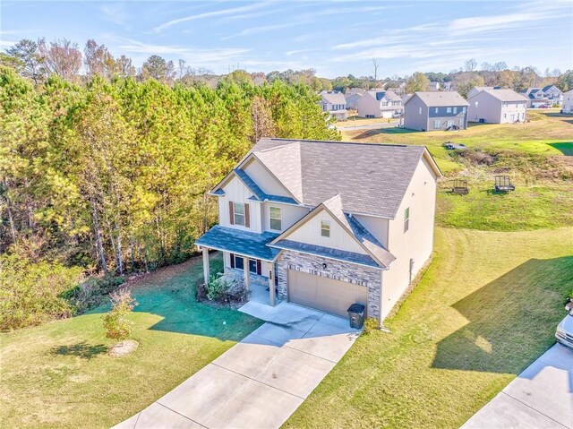 view of front of house featuring a front yard