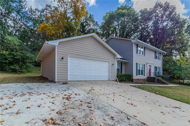 view of front of property featuring a garage