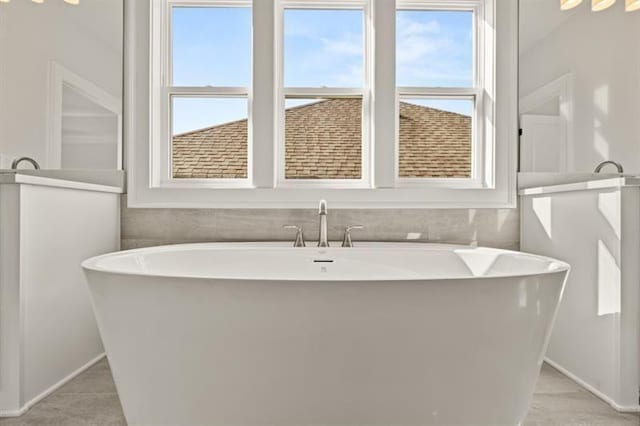 1005 Coleman Place Dr, Roswell, GA 30075 - full bath featuring plenty of natural light and a soaking tub