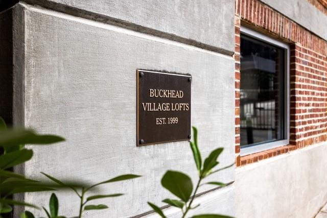 3235 Roswell Rd NE Unit 505, Atlanta, GA 30305 - exterior view of brick siding