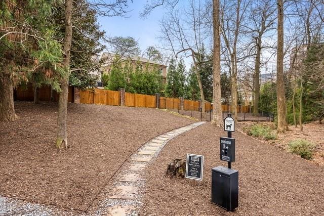 3235 Roswell Rd NE Unit 505, Atlanta, GA 30305 - view of yard