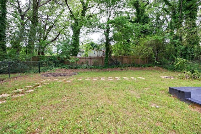 view of yard featuring fence