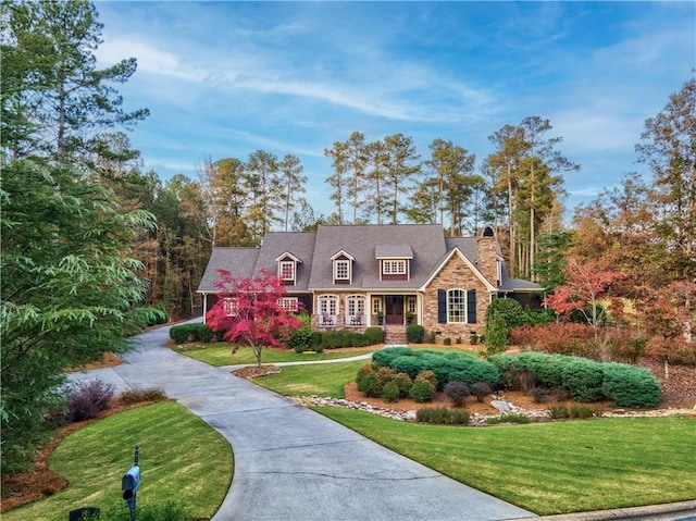 view of front of house with a front lawn