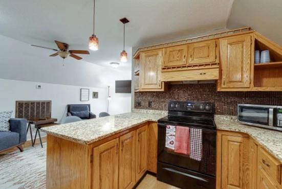 kitchen with black range with electric stovetop, ceiling fan, backsplash, kitchen peninsula, and vaulted ceiling