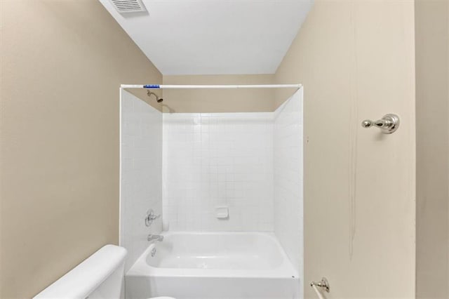 4701 Flat Shoals Rd Unit 37H, Union City, GA 30291 - bathroom with toilet and bathing tub / shower combination