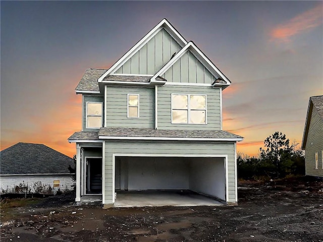 view of front facade with a garage