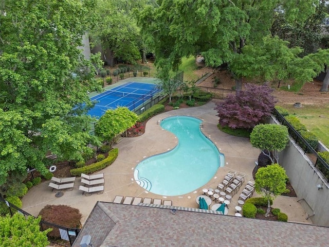 95 Ivy Trl NE, Atlanta, GA 30342 - view of tennis court with fence