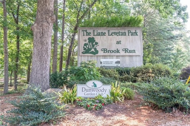 2628 Amberly Dr, Dunwoody, GA 30360