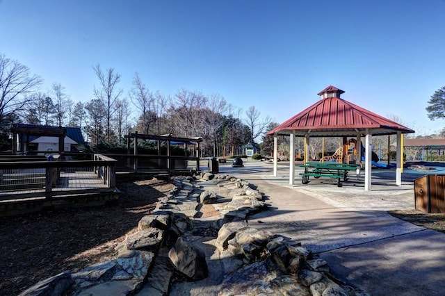 2628 Amberly Dr, Dunwoody, GA 30360